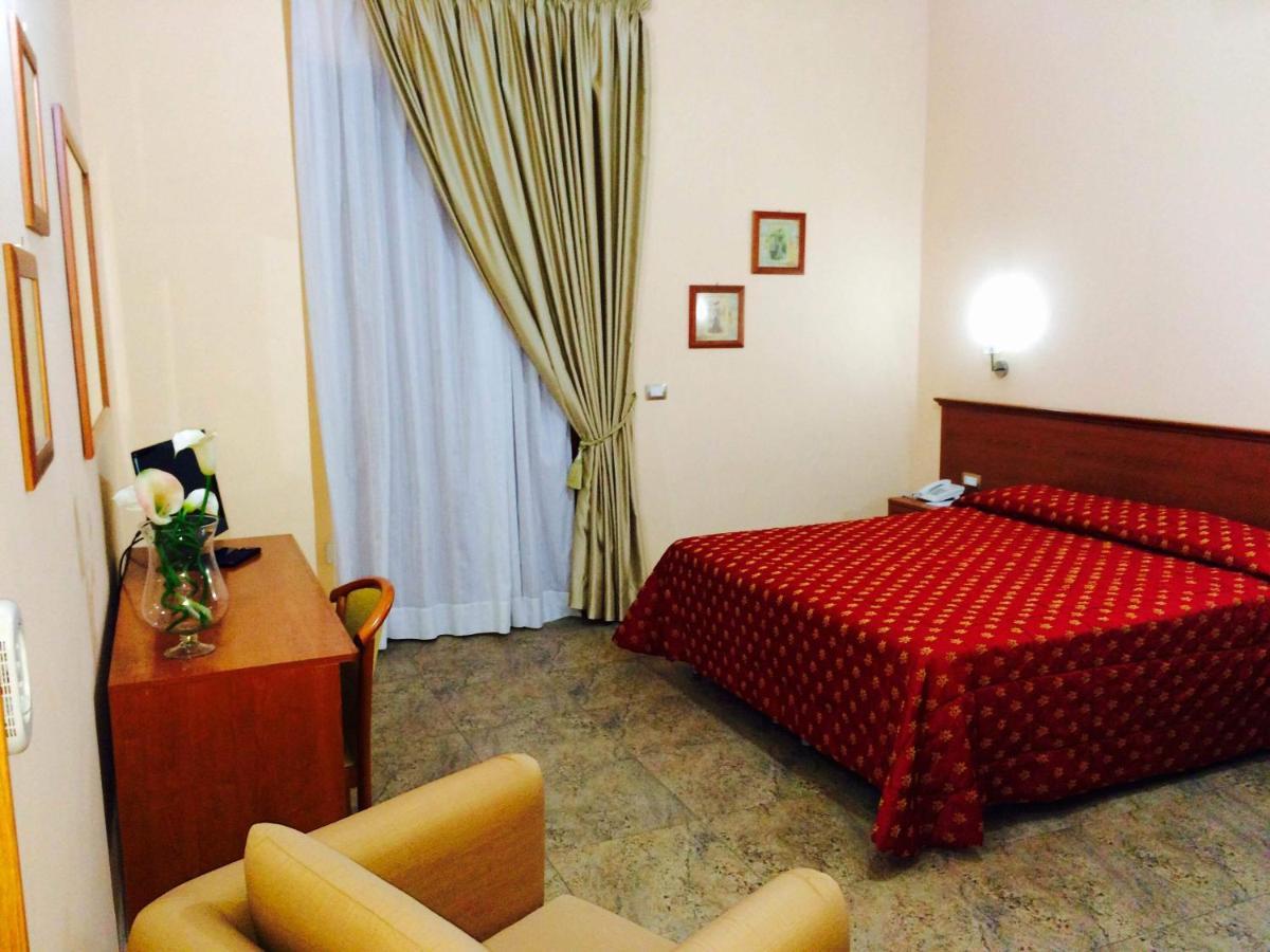 Grand Hotel Stella Maris Italia Palmi Oda fotoğraf